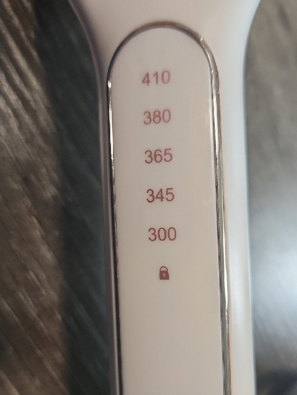 Remington Triple Barrel Waver - Rose Gold & White - Picture 2 of 4